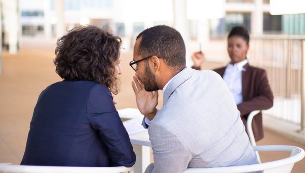 interpretation-juridique-chuchotee